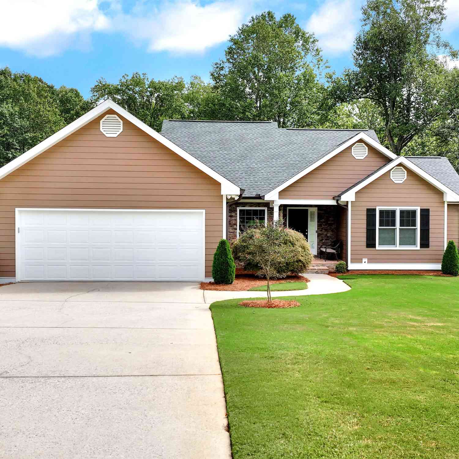 Homes For Sale - 4980 Hopewell Road<br/> Forsyth County, Cumming, GA 30028