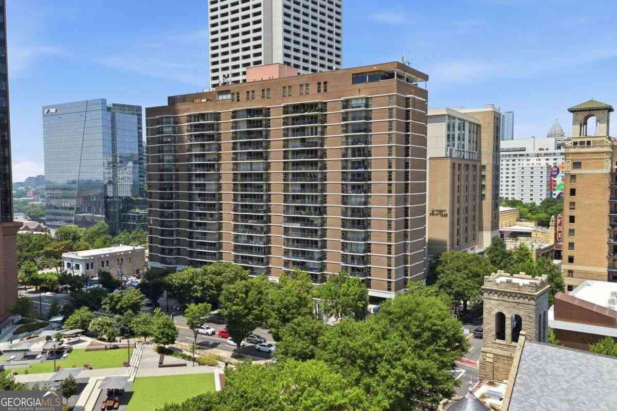 Condo For Sale - 620 Peachtree Street NE #1009<br/> Atlanta, GA 30308