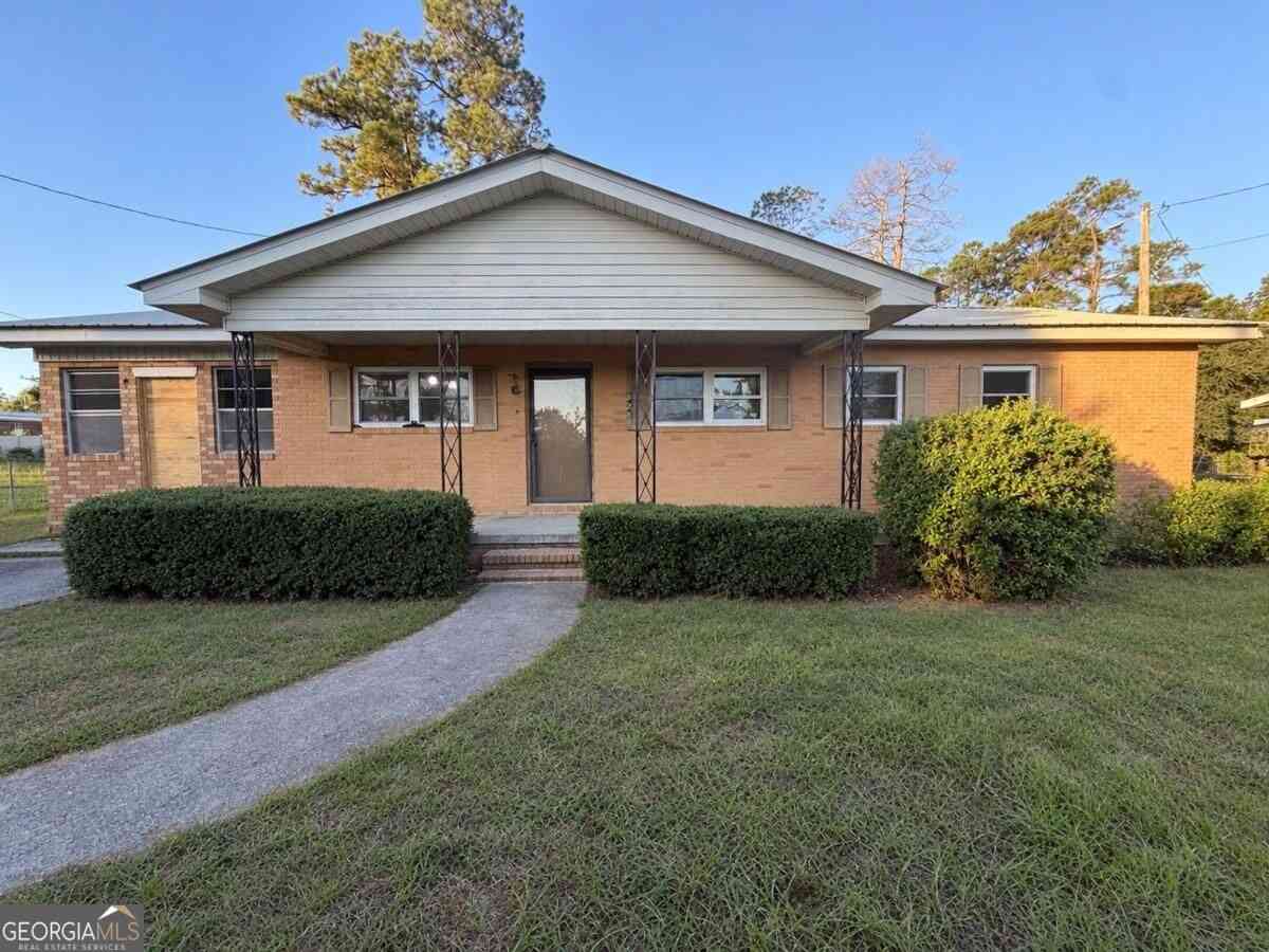 Homes For Sale - 526 Soloman Street<br/> Emanuel County, Swainsboro, GA 30401