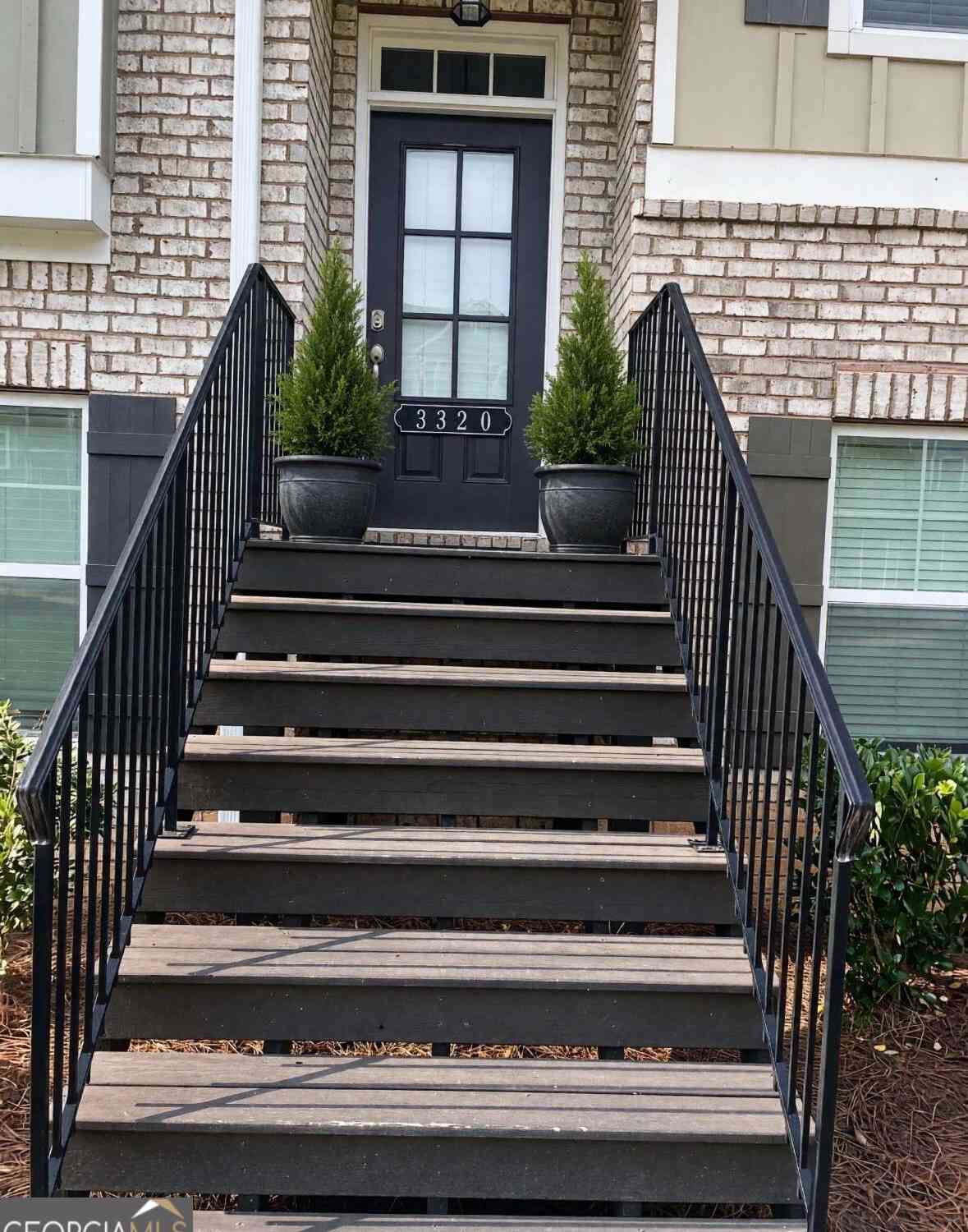 Townhouse For Sale - 3320 Hedgeway Court<br/> Kennesaw, GA 30144