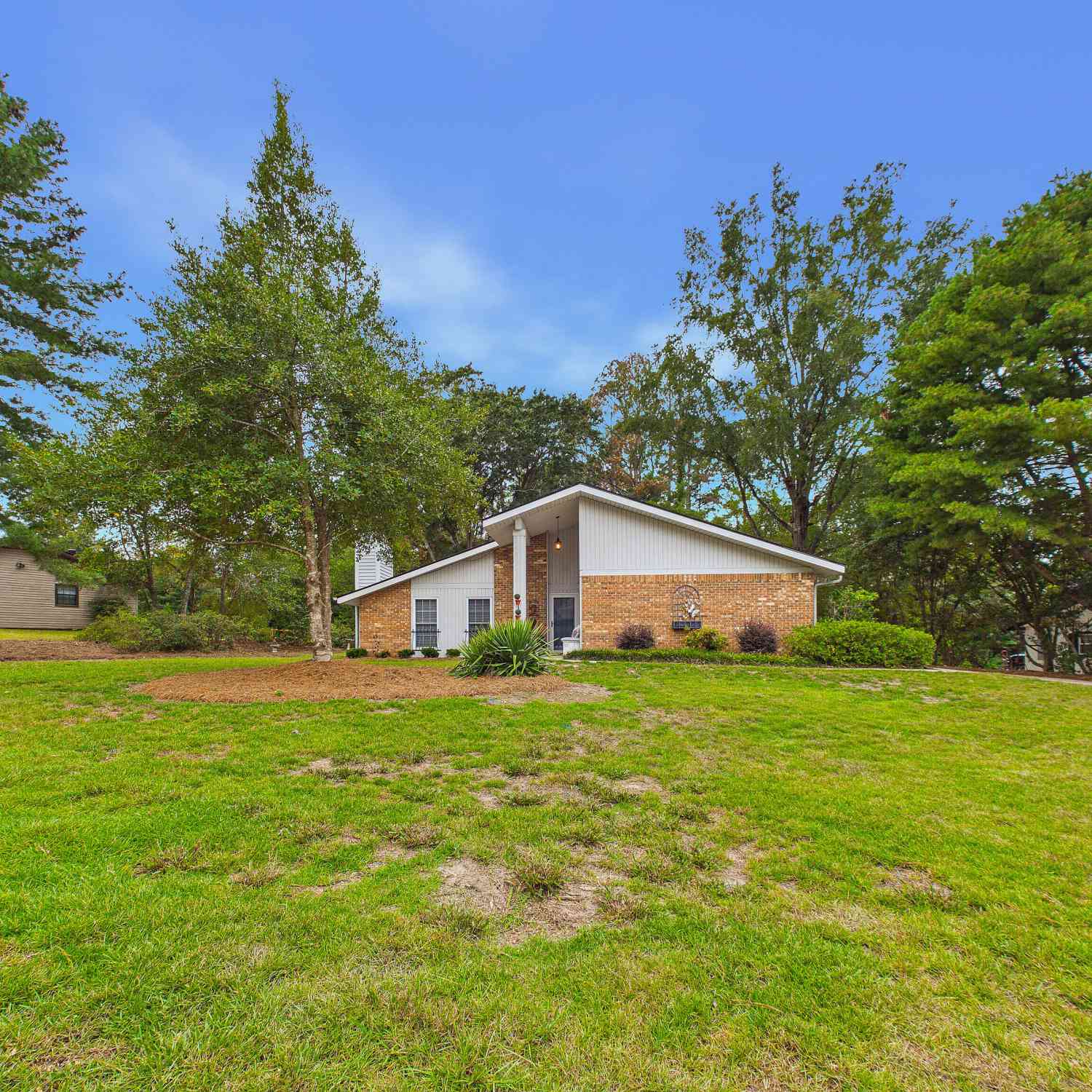 Homes For Sale - 117 Lake Front Drive<br/> Houston County, Warner Robins, GA 31088