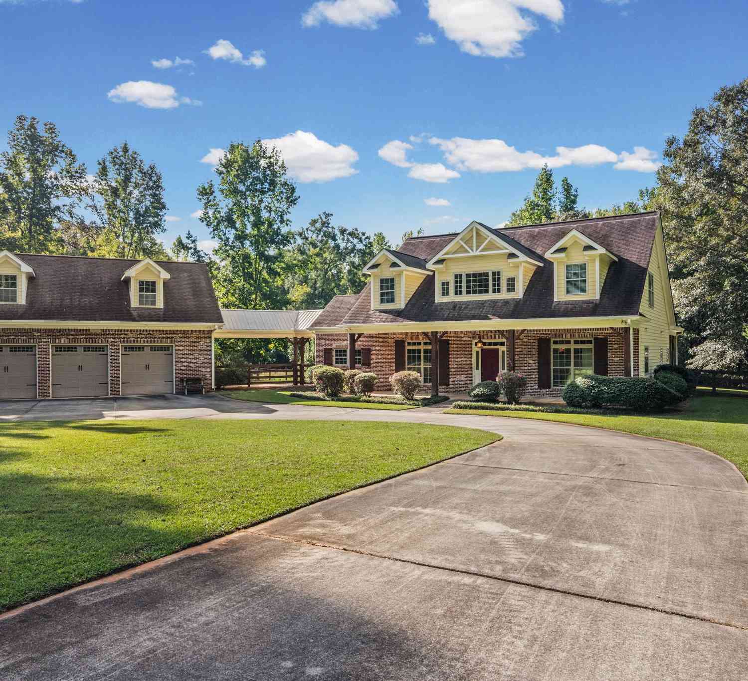 Homes For Sale - 571 Hood Road<br/> Coweta County, Newnan, GA 30263