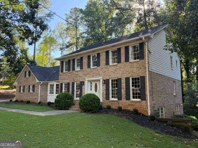 Homes For Sale - 2949 Spalding Drive<br/> Sandy Springs, GA 30350