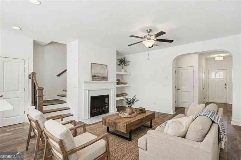 Townhouse For Sale - 1962 Dillon Drive<br/> Dekalb County, Lithonia, GA 30058