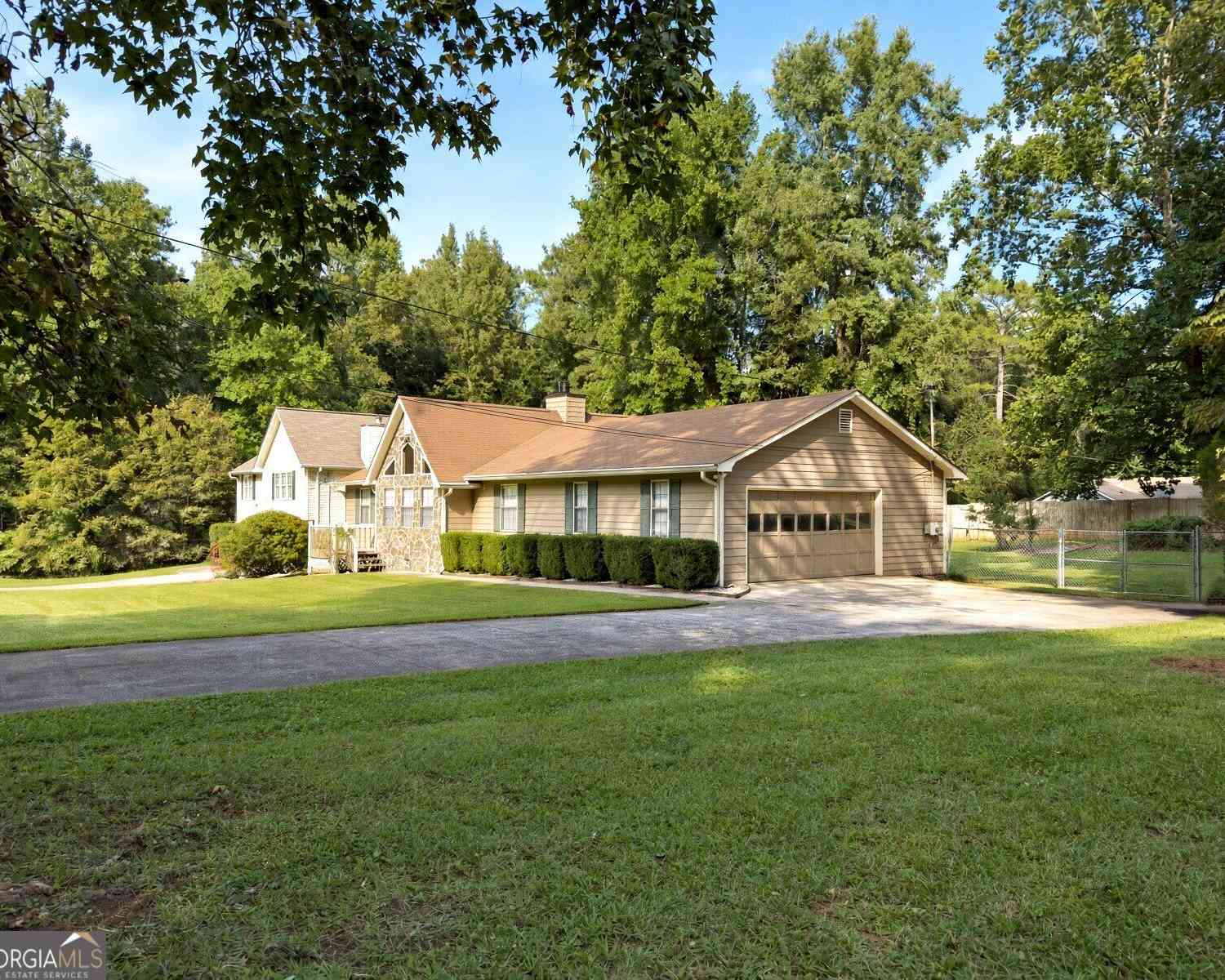 Homes For Sale - 518 Club Valley Drive<br/> Henry County, Stockbridge, GA 30281