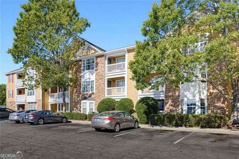 Condo For Sale - 535 Bentley Place<br/> Dekalb County, Tucker, GA 30084
