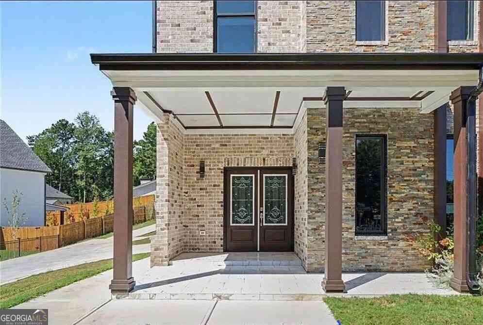 Homes For Sale - 1515 Grayson Parkway<br/> Grayson, GA 30017