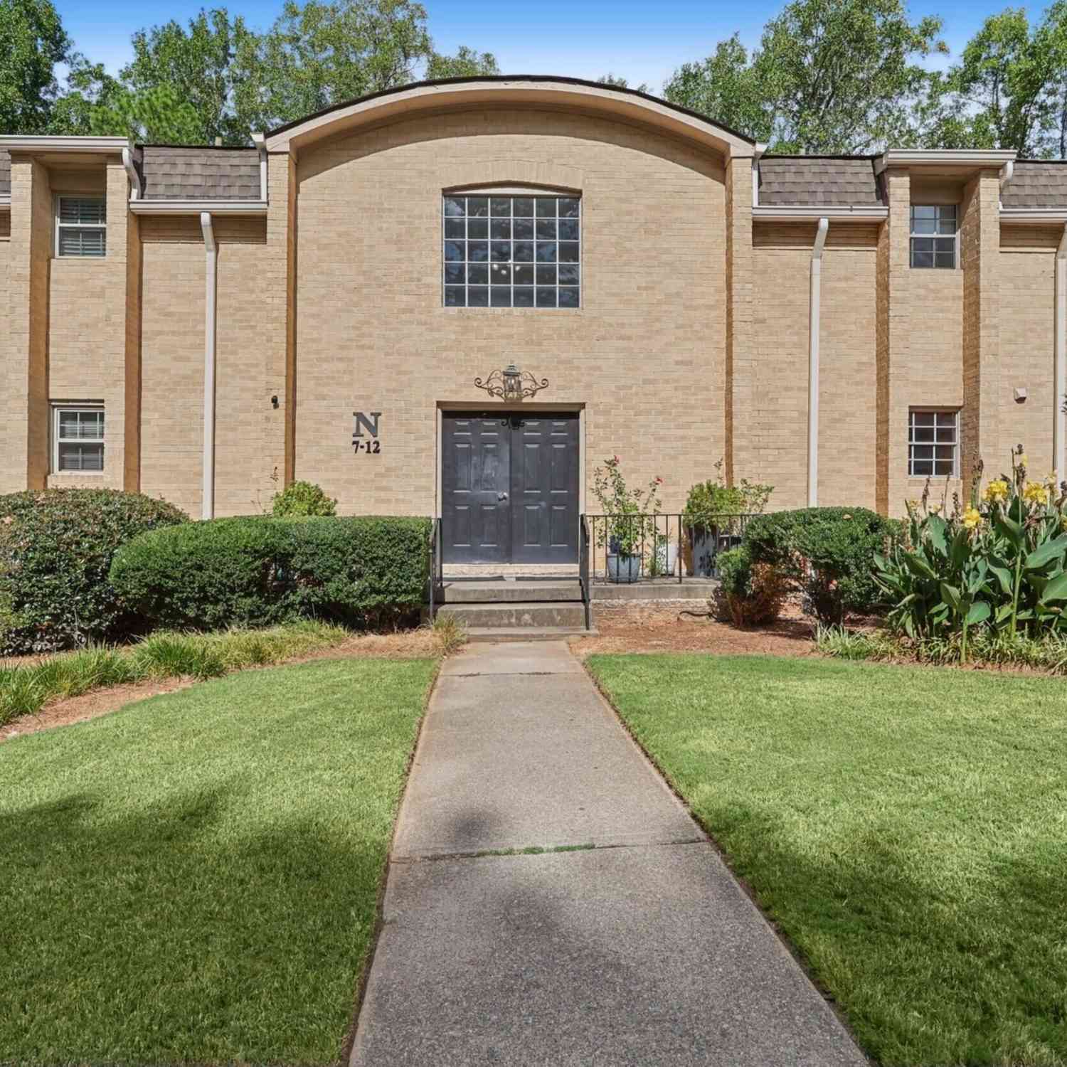 Condo For Sale - 5400 Roswell Road NE #N9<br/> Sandy Springs, GA 30342