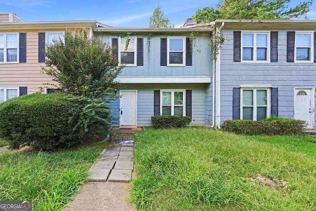 Townhouse For Sale - 8583 Jamestown Way<br/> Jonesboro, GA 30238