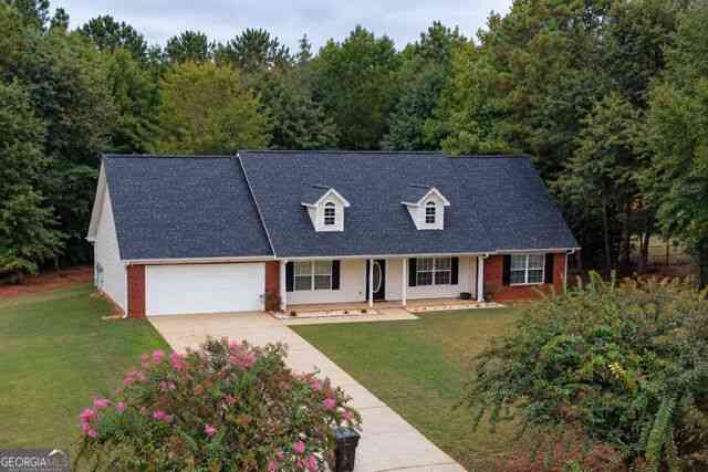 Homes For Sale - 316 Cobb Court<br/> Henry County, Hampton, GA 30228