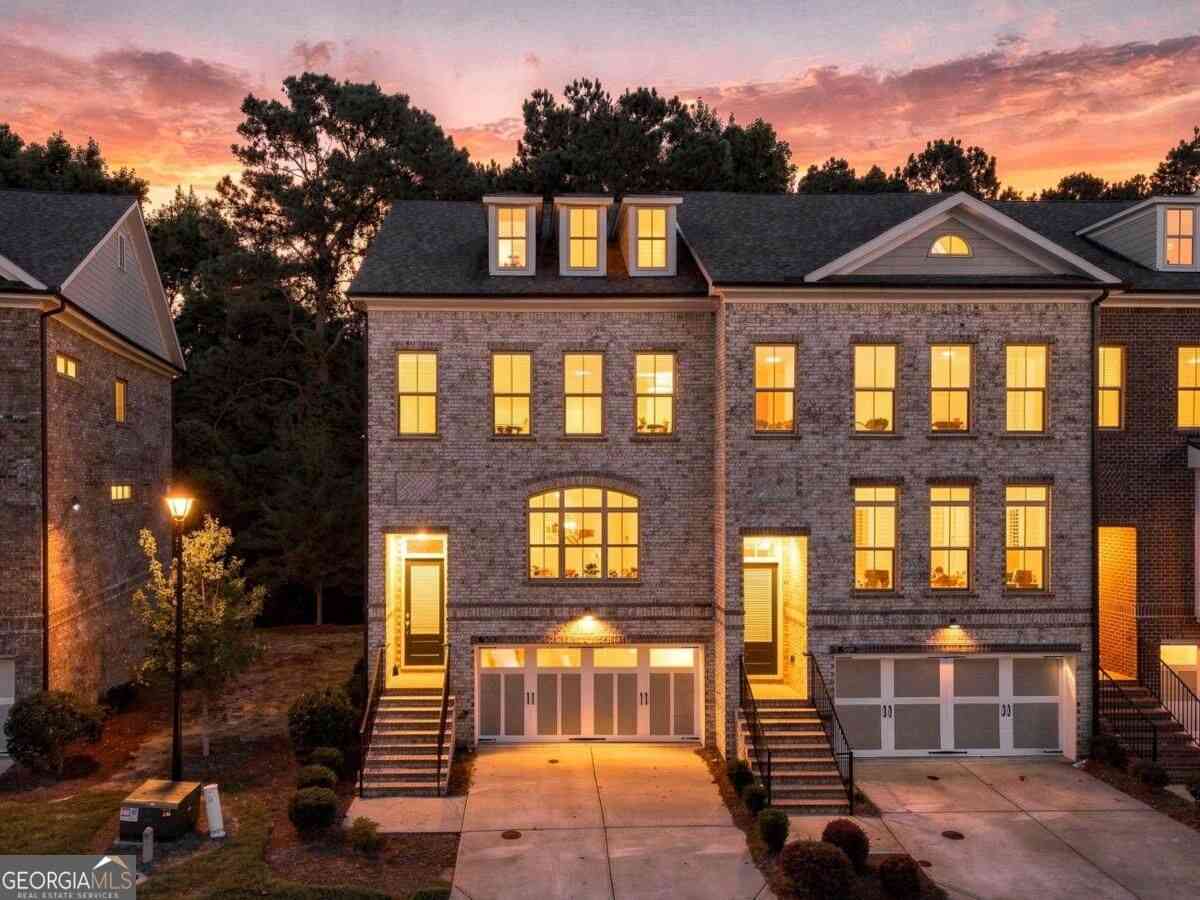 Townhouse For Sale - 7950 Laurel Creek Drive<br/> Johns Creek, GA 30024