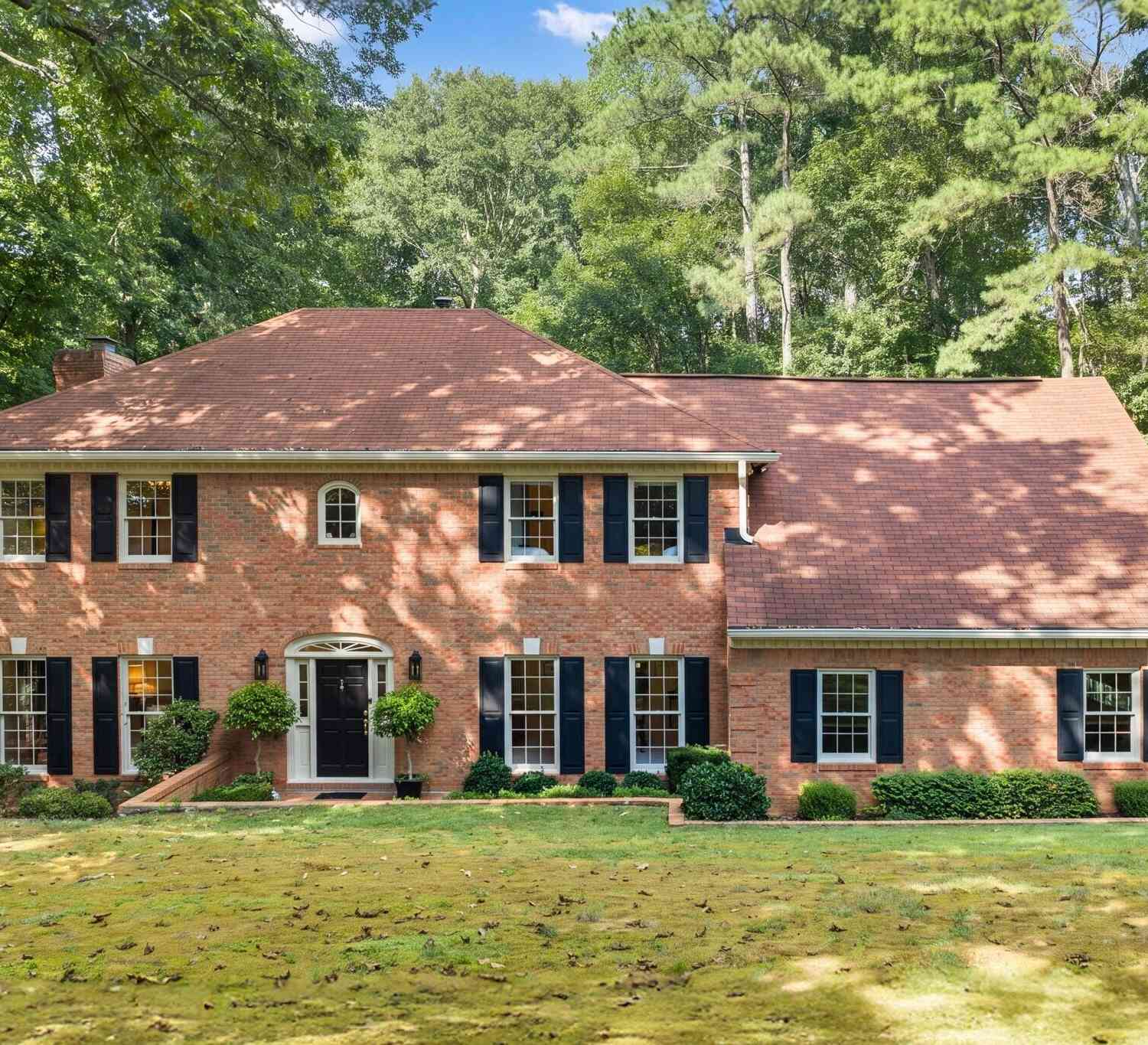 Homes For Sale - 200 Wedgeway<br/> Sandy Springs, GA 30350