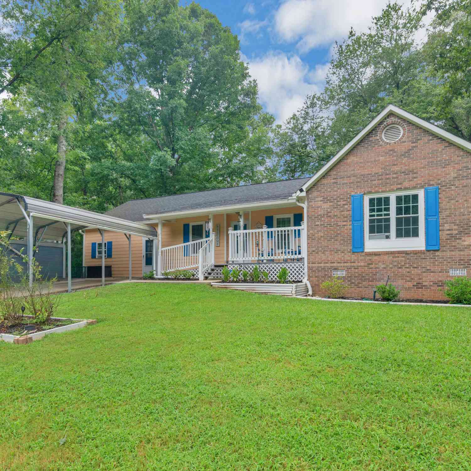 Homes For Sale - 50 Ridge Pointe<br/> Henry County, Stockbridge, GA 30281