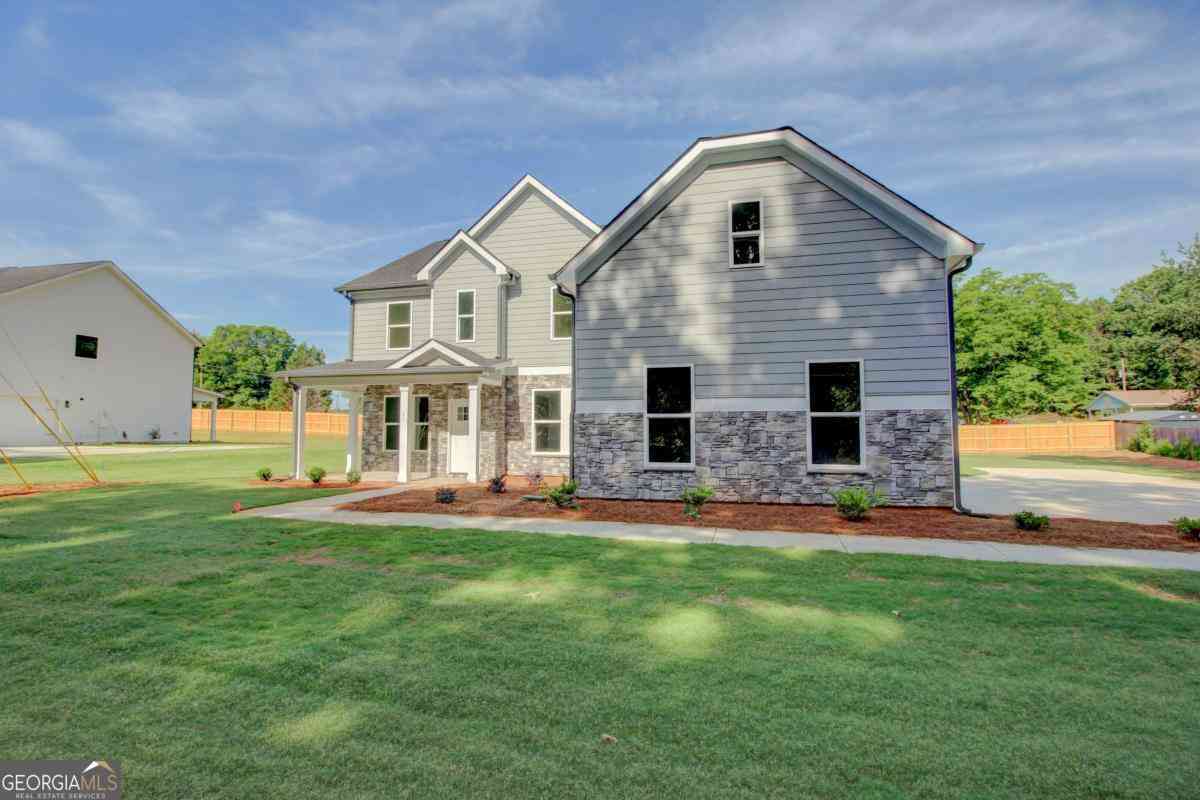 Homes For Sale - 41 Woodland Road<br/> Covington, GA 30016