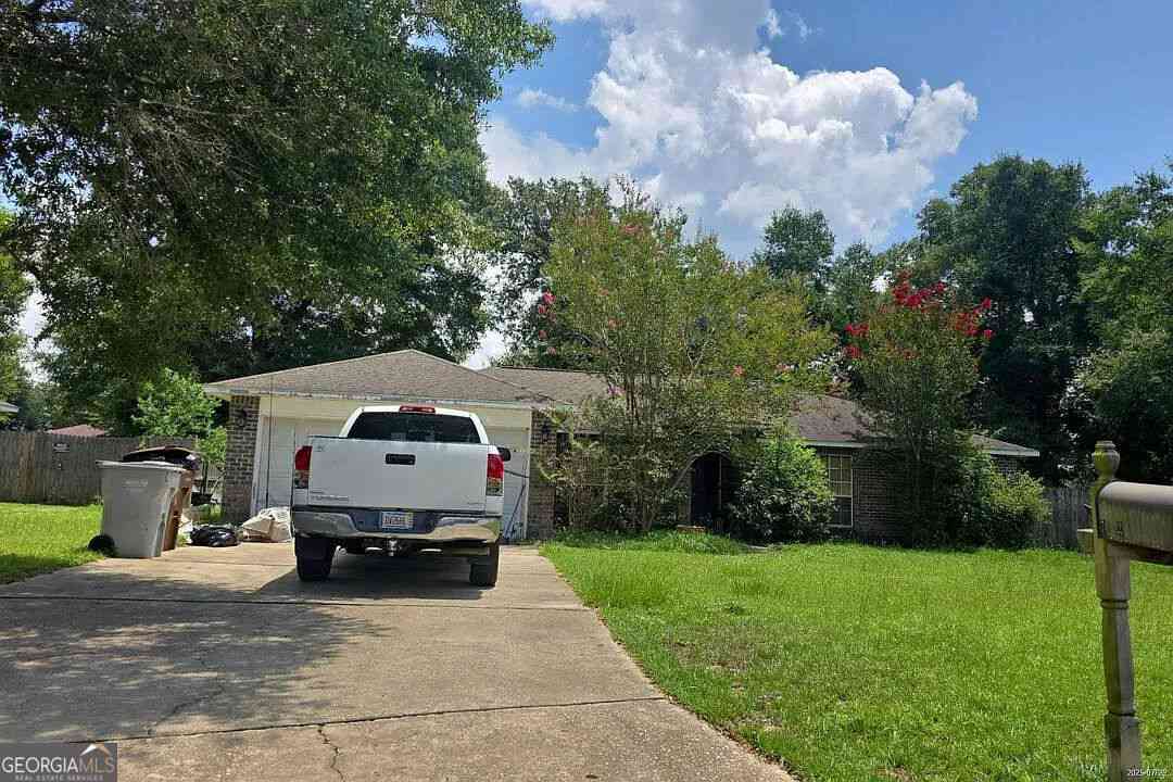 Homes For Sale - 7032 Jacobsview Lane<br/> Milton, FL 32570