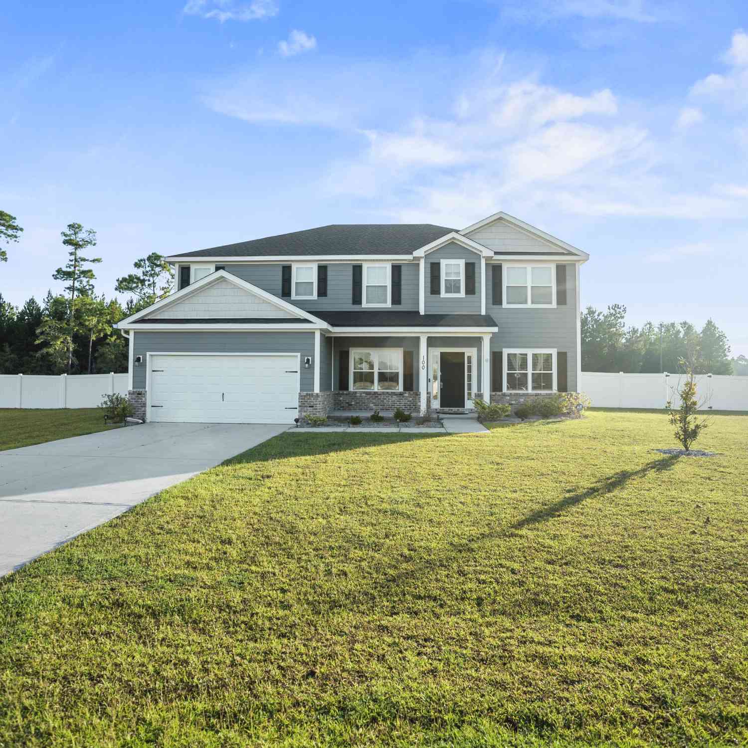 Homes For Sale - 100 Finch Lane<br/> Guyton, GA 31312
