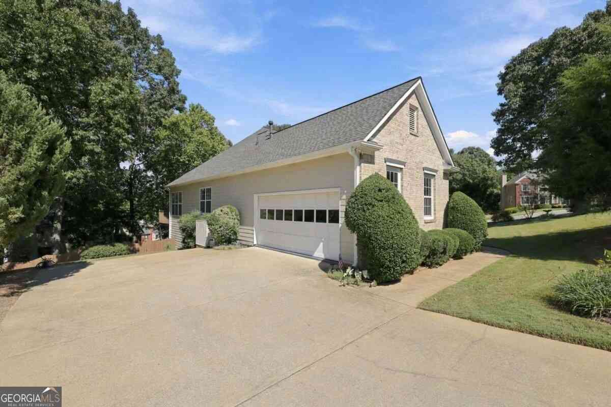 Homes For Sale - 174 Azalea Chase Drive<br/> Suwanee, GA 30024