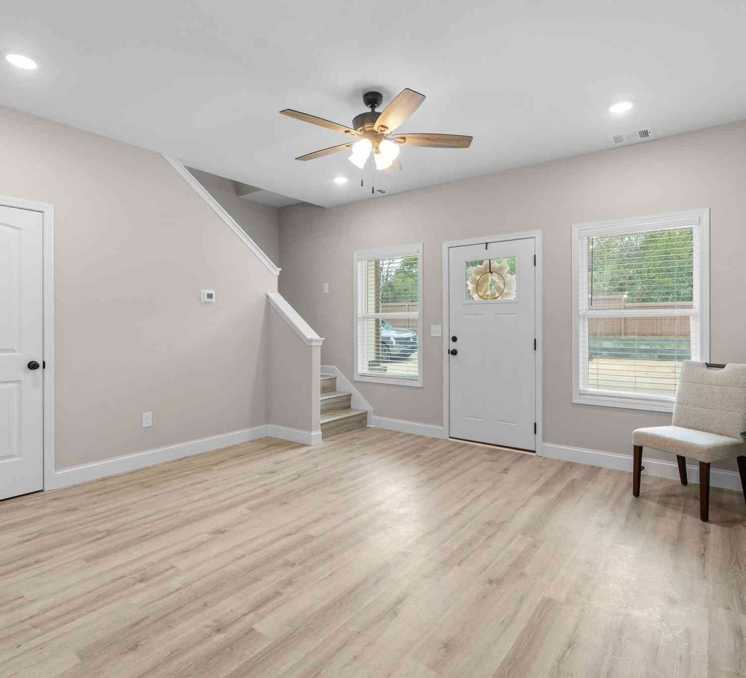 Townhouse For Sale - 302 Beau Claire Circle<br/> Byron, GA 31008