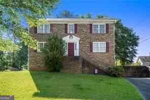 Homes For Sale - 2260 Deer Oaks Trail<br/> Lawrenceville, GA 30044