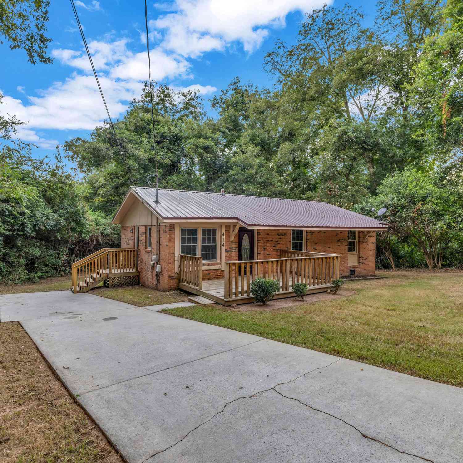 Homes For Sale - 414 W Richland Avenue<br/> Greensboro, GA 30642