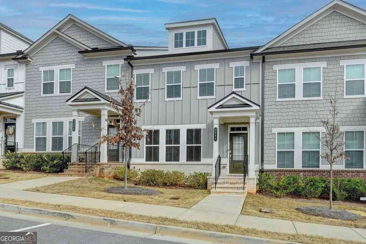 Townhouse For Sale - 2689 Richmond Row Drive<br/> Suwanee, GA 30024
