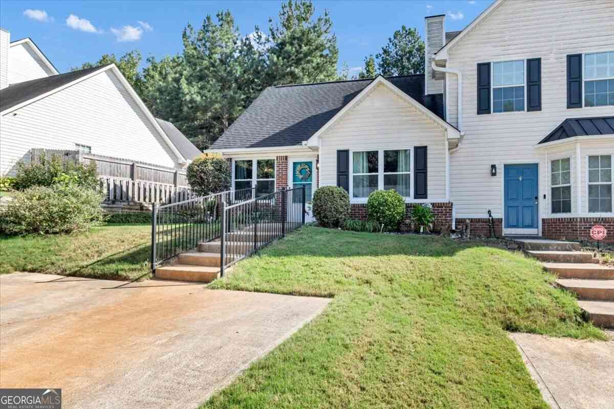 Townhouse For Sale - 137 Gentle Breeze Court<br/> Temple, GA 30179
