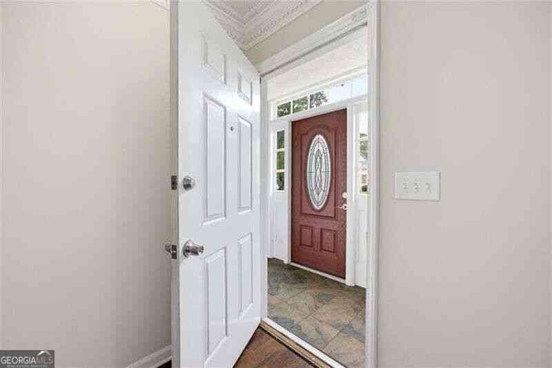 Townhouse For Sale - 9158 Carroll Manor Drive<br/> Sandy Springs, GA 30350