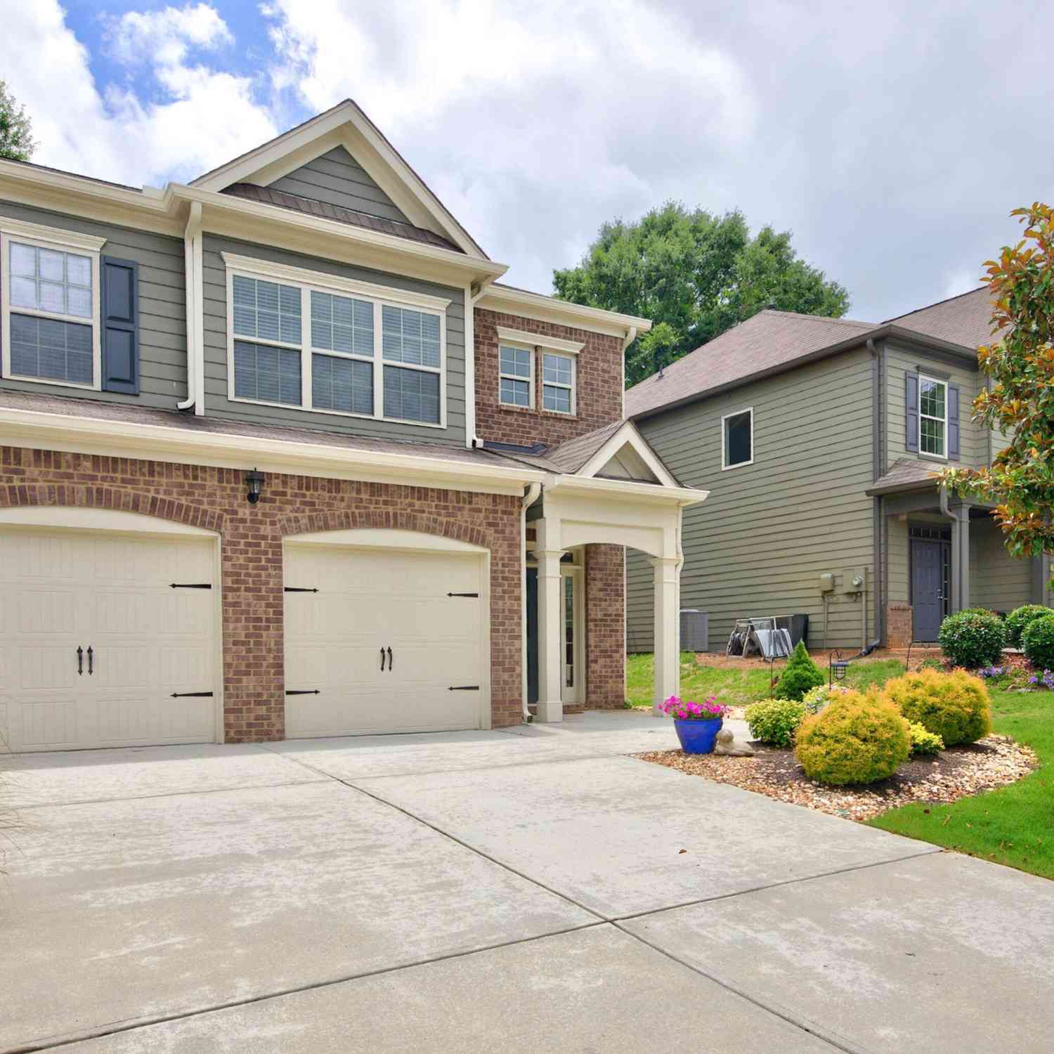 Townhouse For Sale - 12 Ontario Court<br/> Newnan, GA 30263