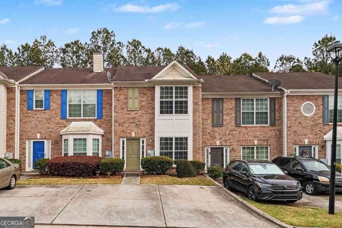 Townhouse For Sale - 2800 Parkway Cove<br/> Lithonia, GA 30058