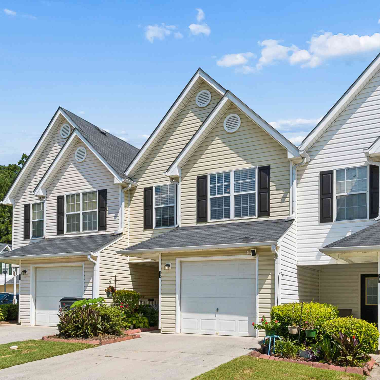 Townhouse For Sale - 253 Gallant Court #17<br/> Mableton, GA 30126