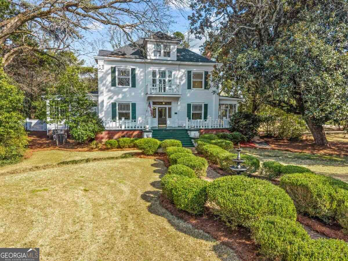 Homes For Sale - 301 N East Street<br/> Greensboro, GA 30642