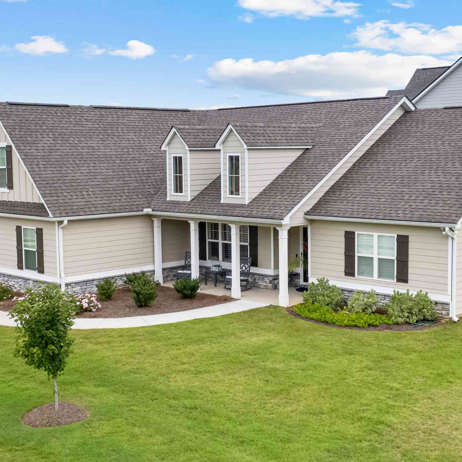 Homes For Sale - 557 Lago Court<br/> Lagrange, GA 30241