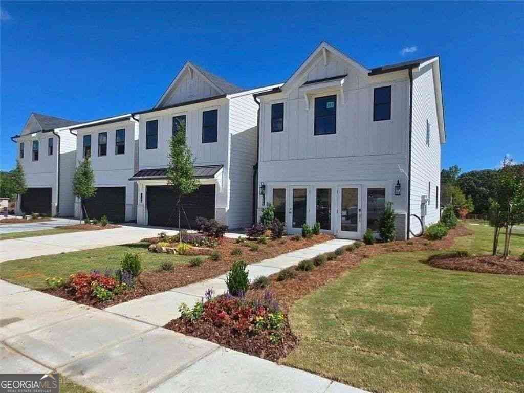 Townhouse For Sale - 7278 Sherwood Square Drive #18<br/> Flowery Branch, GA 30542