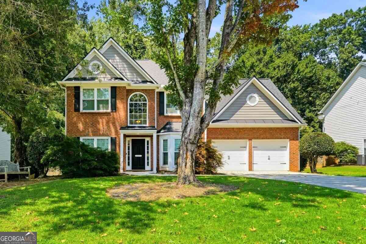 Homes For Sale - 575 Kingsport Drive<br/> Roswell, GA 30076