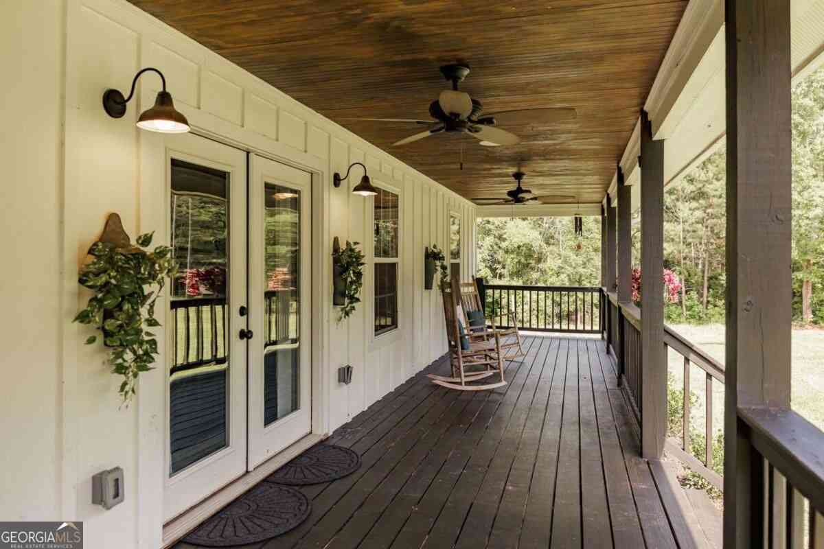 Homes For Sale - 930 James Holcomb Road<br/> Madison County, Hull, GA 30646