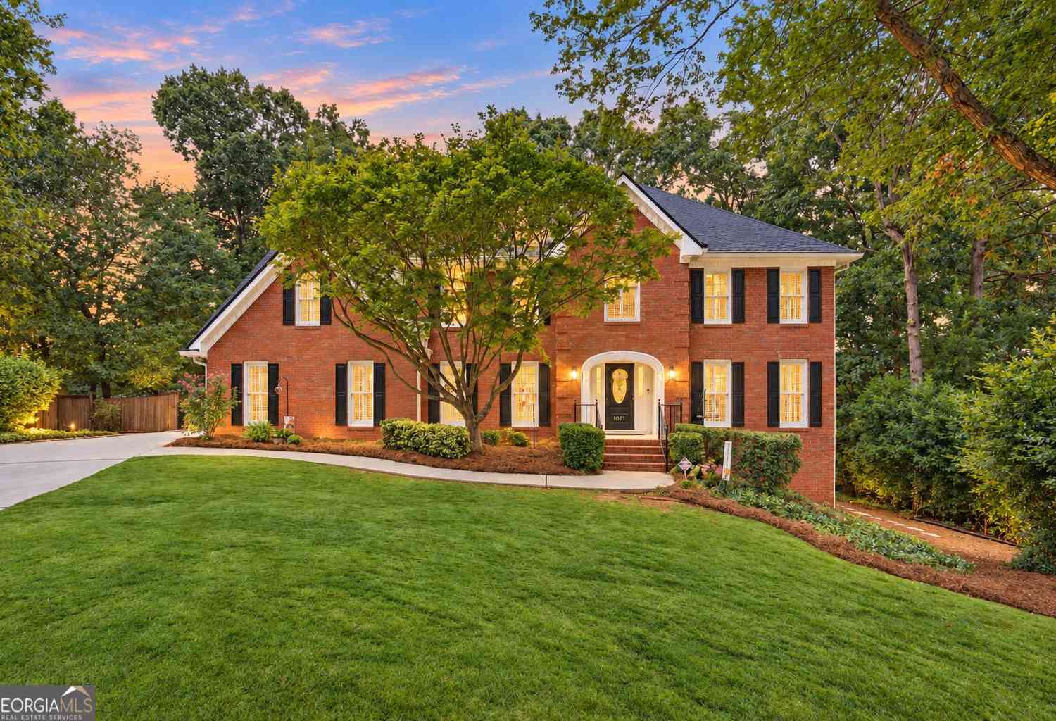 Homes For Sale - 1071 Lake Washington Drive<br/> Gwinnett County, Lawrenceville, GA 30043