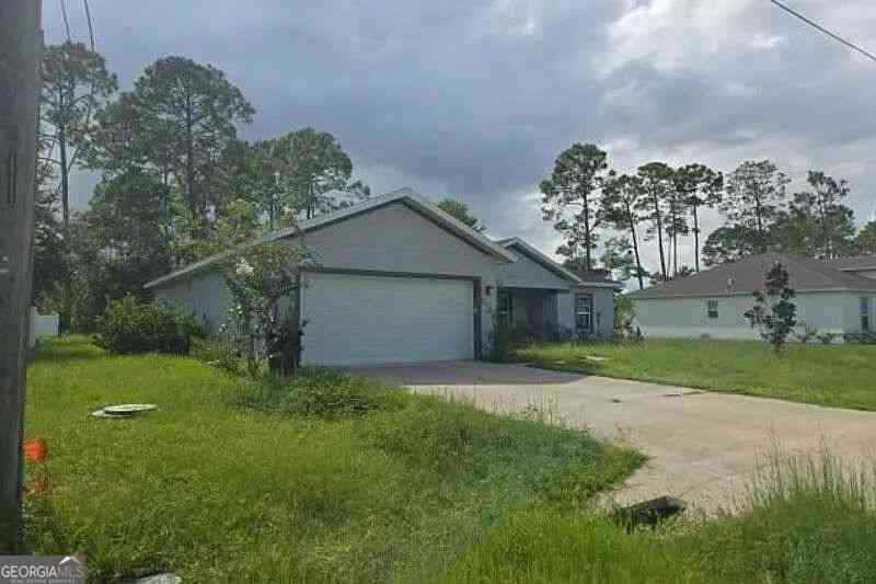 Homes For Sale - 14 Zircon Court<br/> Palm Coast, FL 32164