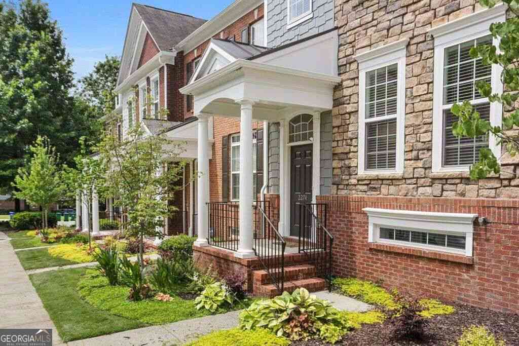 Townhouse For Sale - 2274 Limehurst Drive NE<br/> Atlanta, GA 30319