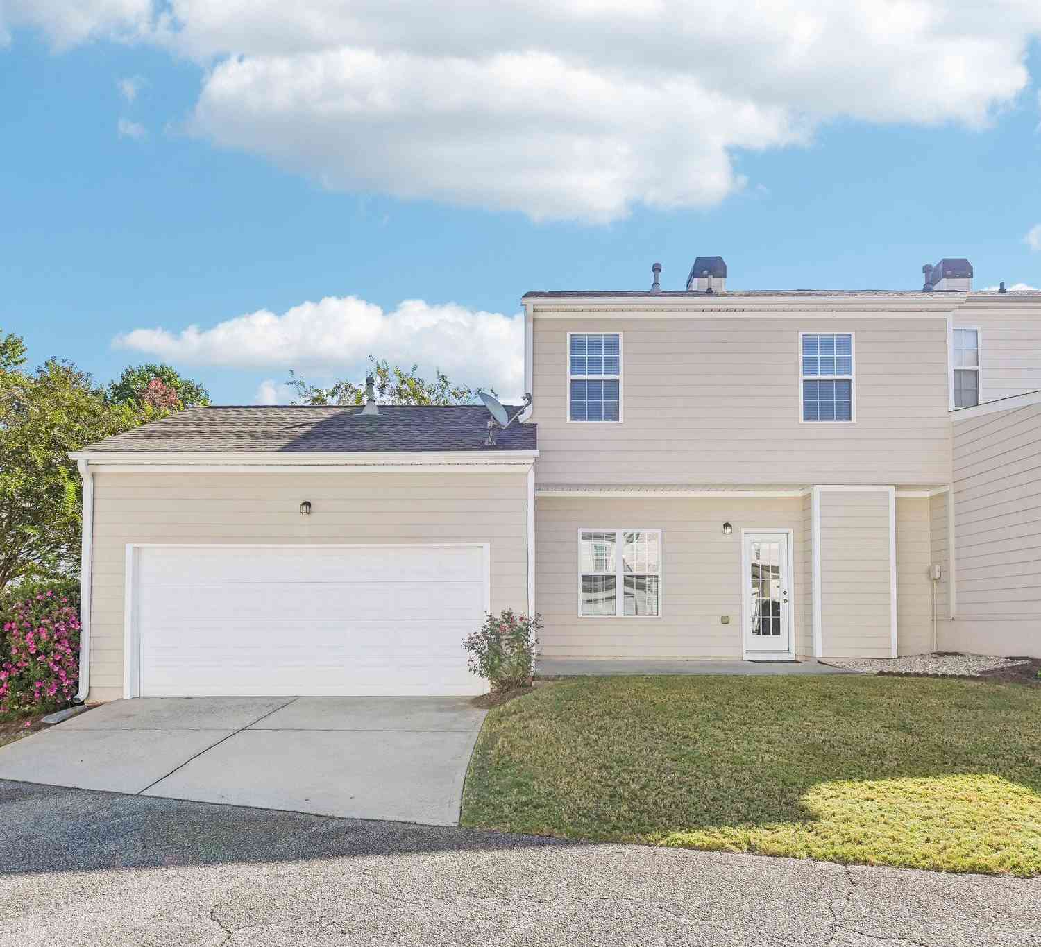 Townhouse For Sale - 78 Corbel Way<br/> Newnan, GA 30265