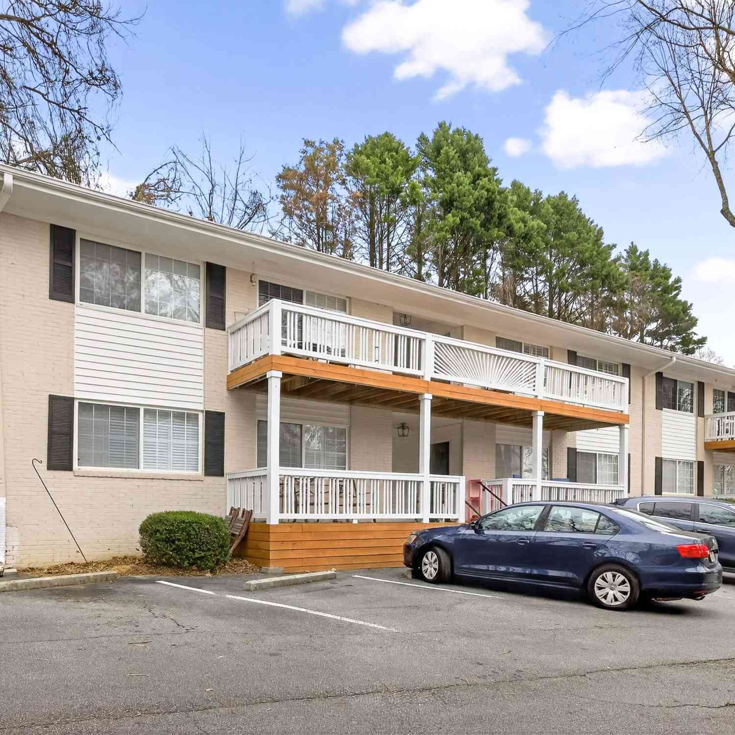 Condo For Sale - 1990 Wellbourne Drive NE #APT 7<br/> Atlanta, GA 30324