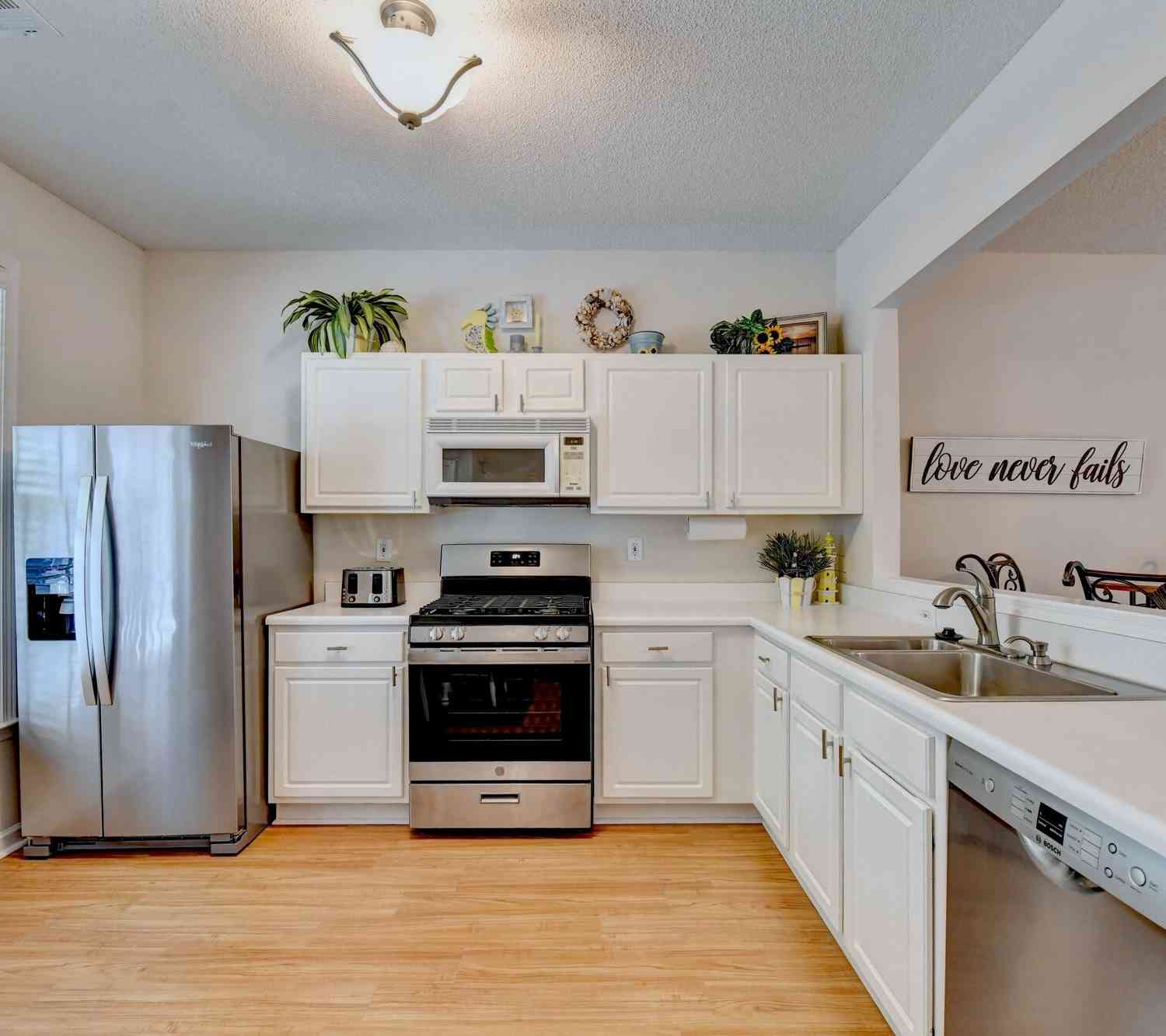 Townhouse For Sale - 10900 Wittenridge Drive #B5<br/> Fulton County, Alpharetta, GA 30022