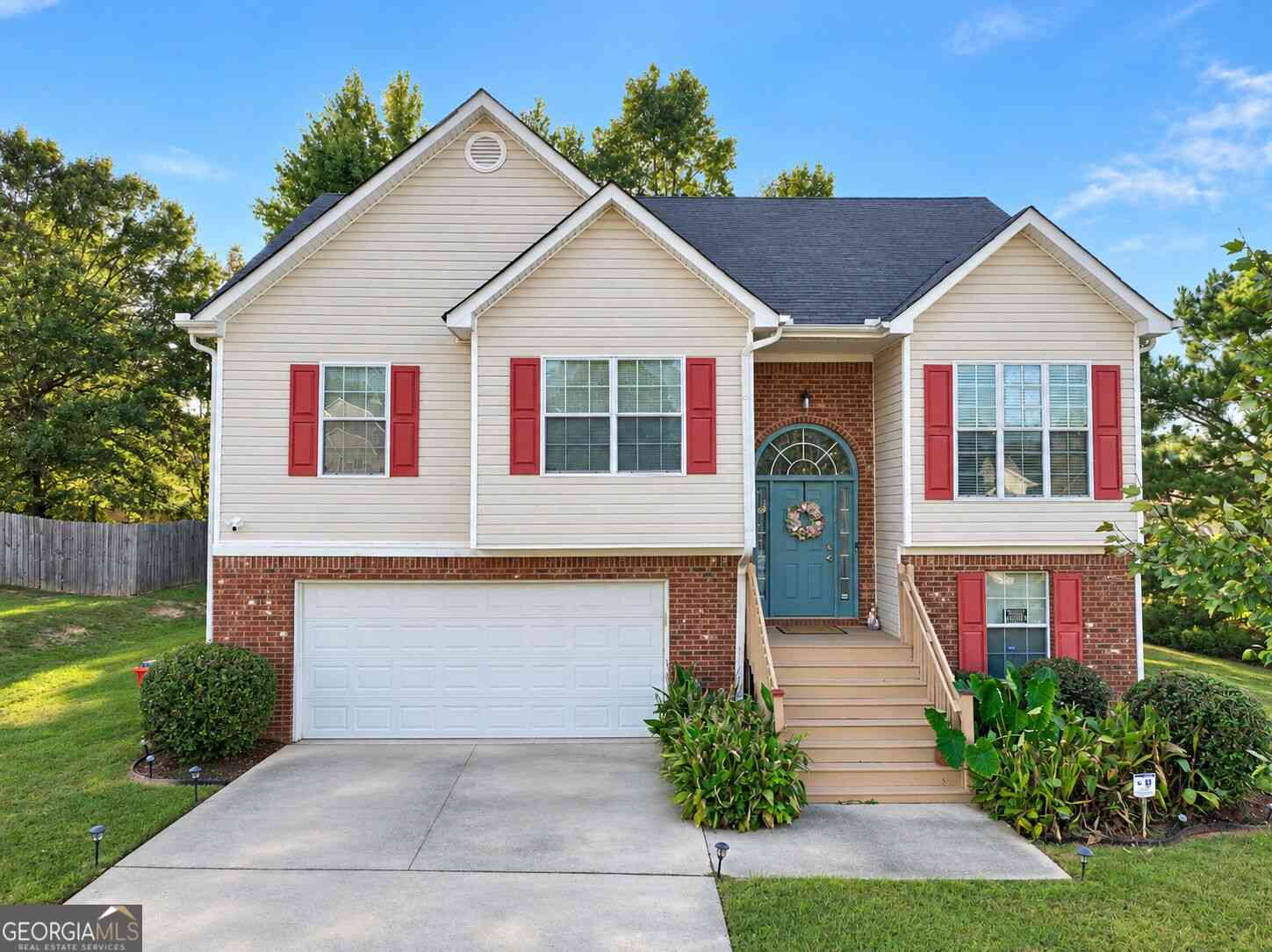 Homes For Sale - 704 Tullamore Way<br/> Hampton, GA 30228