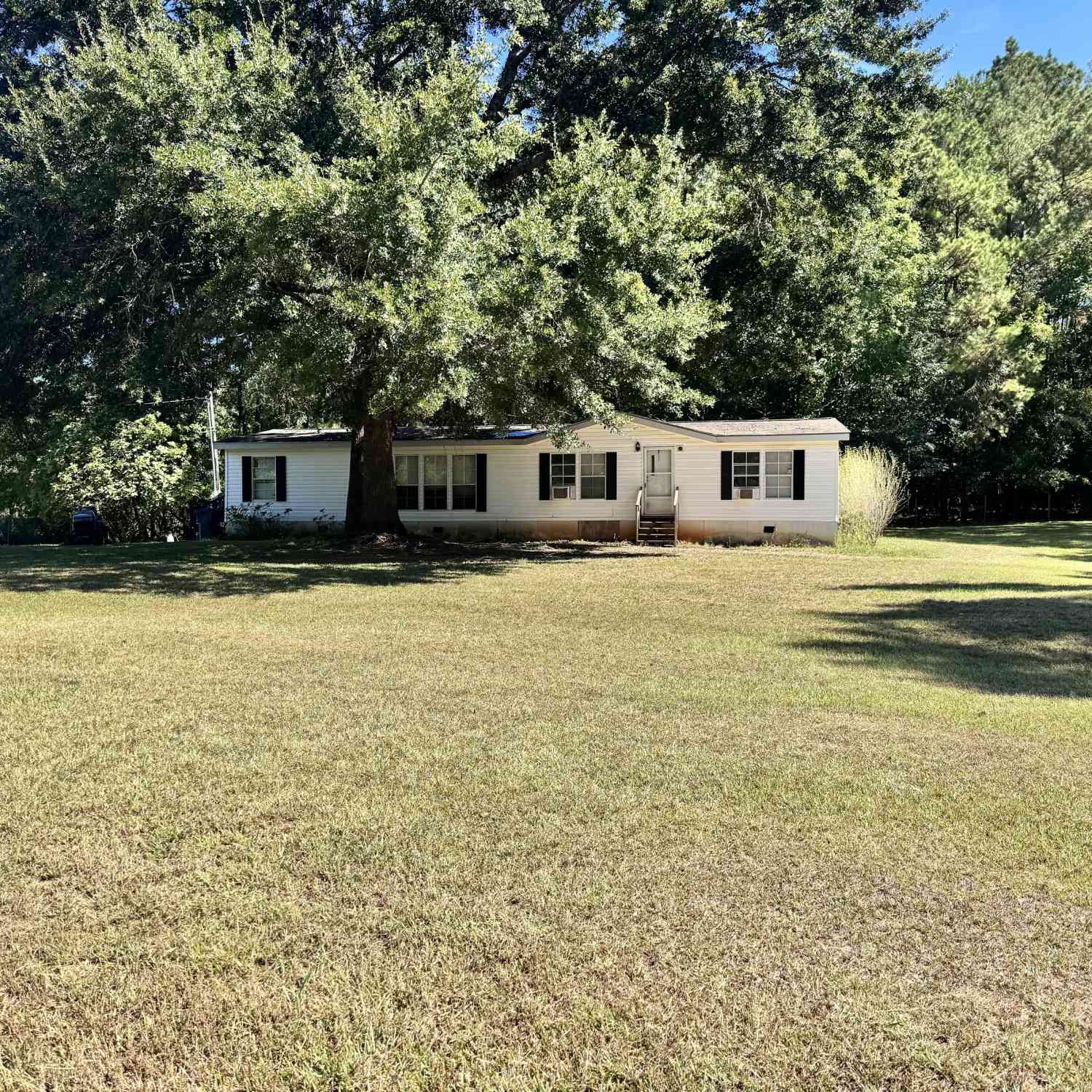 Homes For Sale - 136 Meriwether Lane NW<br/> Milledgeville, GA 31061