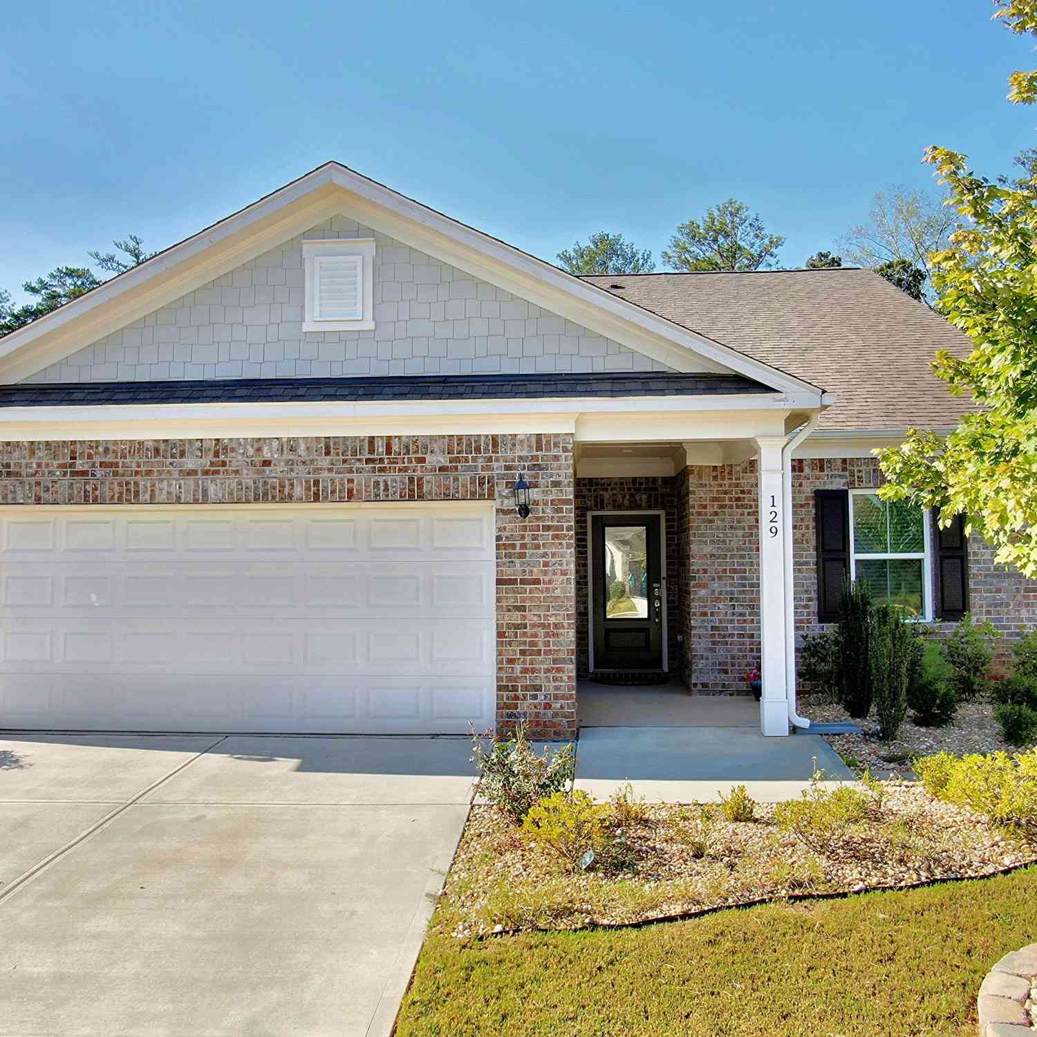 Homes For Sale - 129 Park Lane<br/> Fairburn, GA 30213