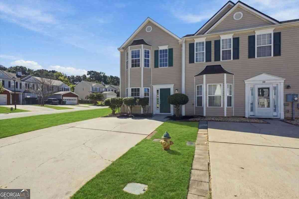 Townhouse For Sale - 104 Benfield Circle<br/> Cartersville, GA 30121