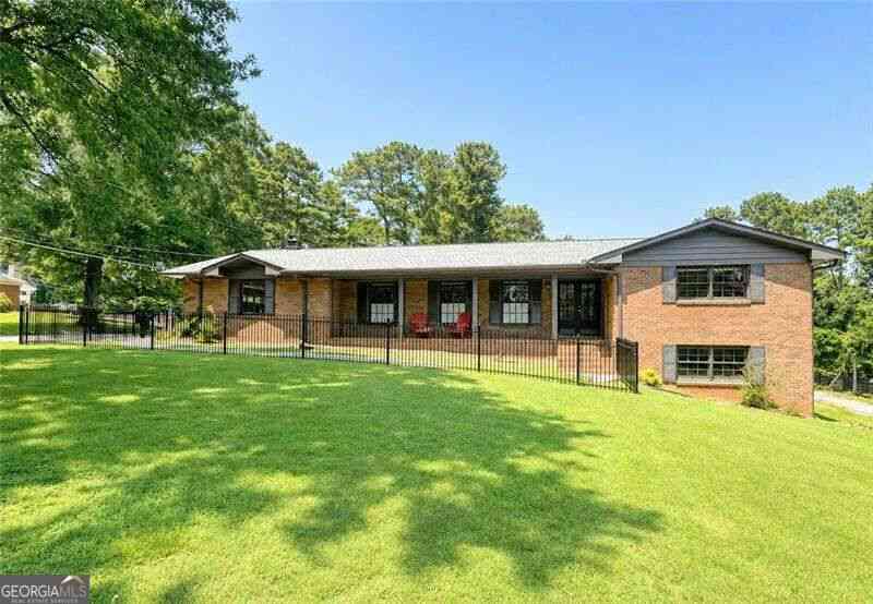 Homes For Sale - 381 Chicopee Drive NE<br/> Cobb County, Marietta, GA 30060