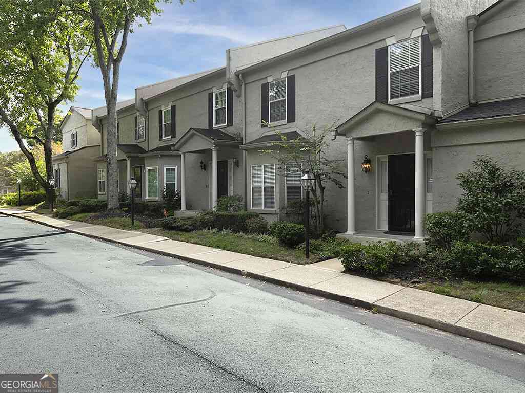 Condo For Sale - 5996 Mitchell Road #11<br/> Sandy Springs, GA 30328