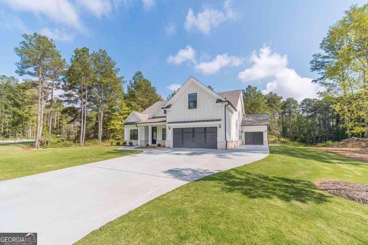 Homes For Sale - 857 Bessie Court<br/> Loganville, GA 30052