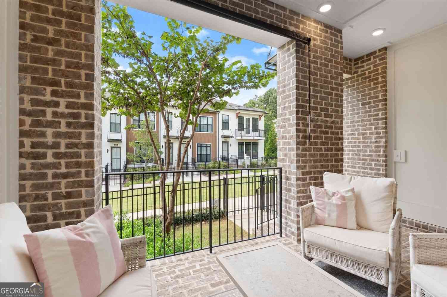 Townhouse For Sale - 215 Downing Drive<br/> Alpharetta, GA 30022