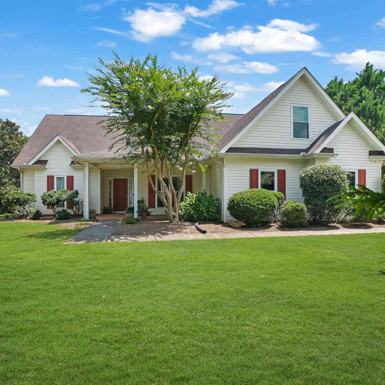 Homes For Sale - 188 Meadows Drive<br/> Senoia, GA 30276